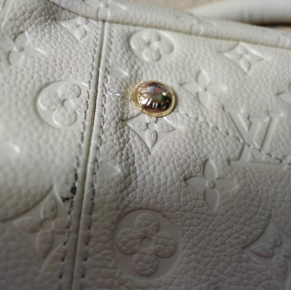 Louis Vuitton Artsy Ivory Monogram Empreinte Leather MM - Picture 2 of 7